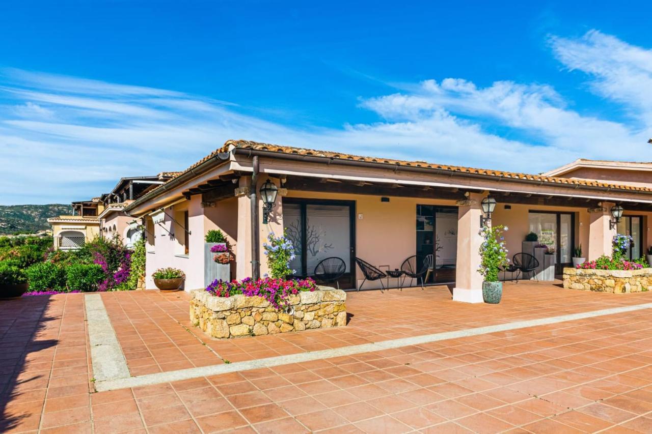 Relais Il Corallo Porto San Paolo  Exterior photo